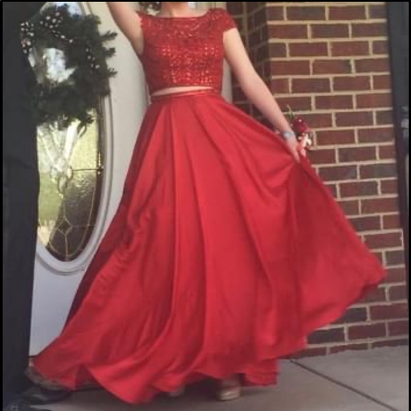 Sherri Hill Prom Dress - Picture 2 of 4